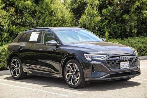 2024 Audi Q8 e-tron Premium