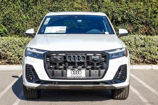 2025 Audi Q7 55 Premium Plus