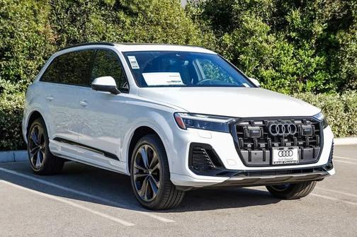 2025 Audi Q7 55 Premium Plus