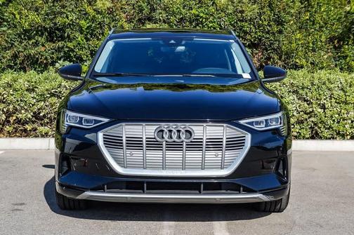 2022 Audi e-tron Premium