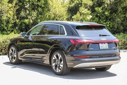 2022 Audi e-tron Premium