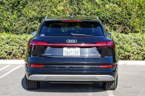2022 Audi e-tron Premium