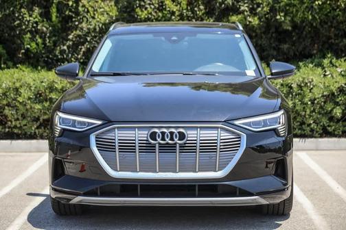 2022 Audi e-tron Premium