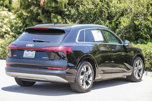 2022 Audi e-tron Premium