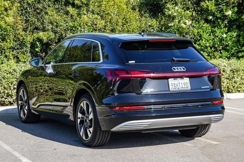 2022 Audi e-tron Premium