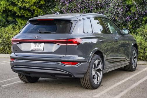 2025 Audi Q6 e-tron Premium