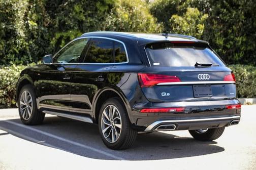 2022 Audi Q5 45 S line Premium Plus