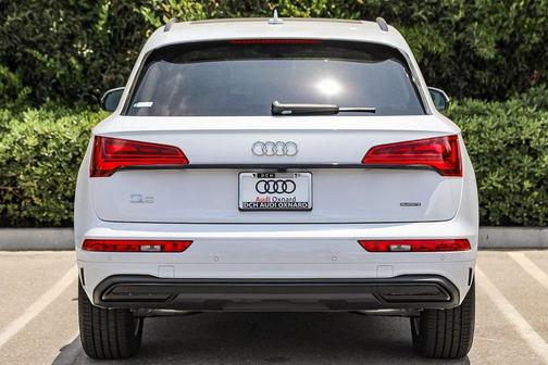 2024 Audi Q5 40 Premium
