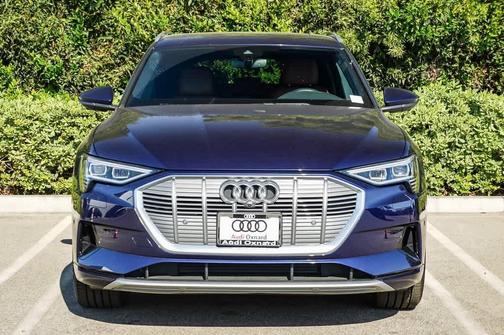 2022 Audi e-tron Premium Plus
