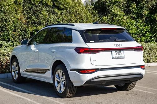 2025 Audi Q6 e-tron Premium