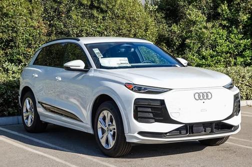 2025 Audi Q6 e-tron Premium