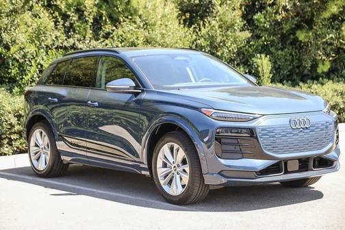 2025 Audi Q6 e-tron Premium