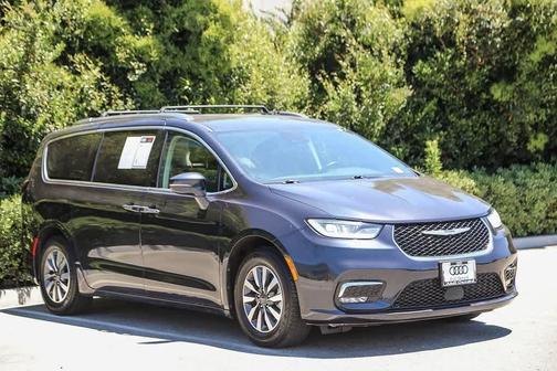 2021 Chrysler Pacifica Touring-L