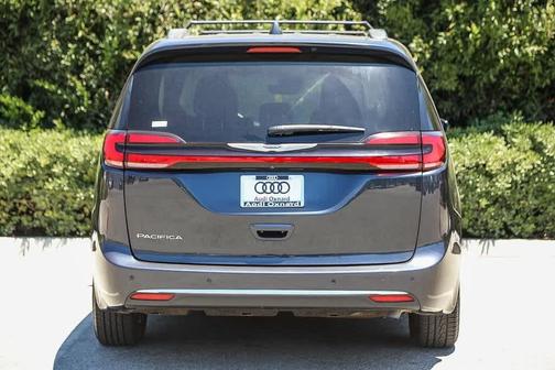 2021 Chrysler Pacifica Touring-L