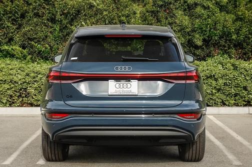2025 Audi Q6 e-tron Premium