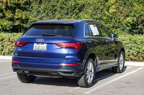 2022 Audi Q3 45 S line Premium