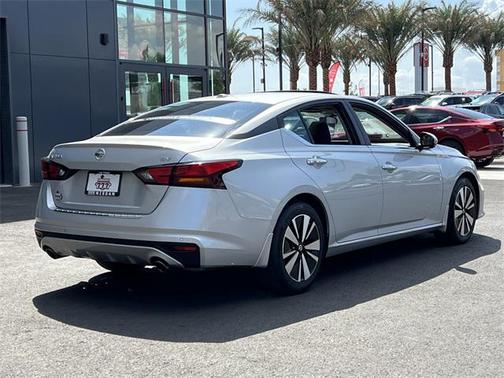 2021 Nissan Altima 2.5 SV
