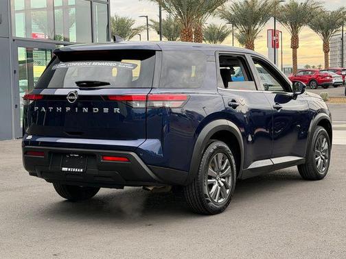 2022 Nissan Pathfinder S 2WD