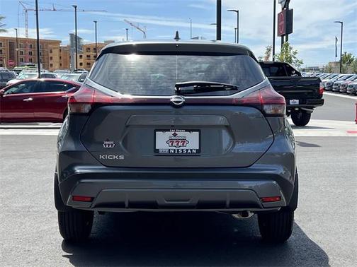 2025 Nissan Kicks S