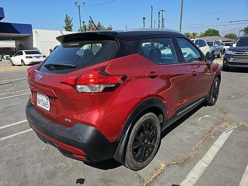 2020 Nissan Kicks SR