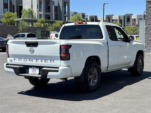 2025 Nissan Frontier SV