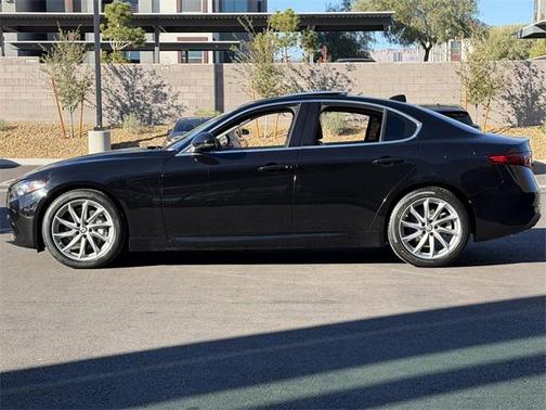 2021 Alfa Romeo Giulia Base