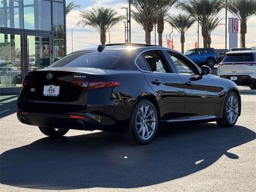 2021 Alfa Romeo Giulia Base