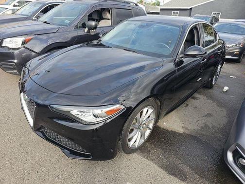 2021 Alfa Romeo Giulia Base