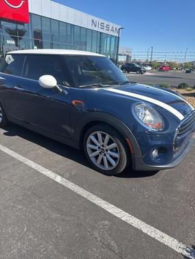 2017 MINI Hardtop Cooper