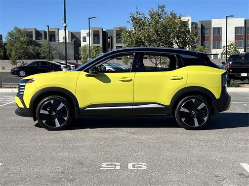 2025 Nissan Kicks SR