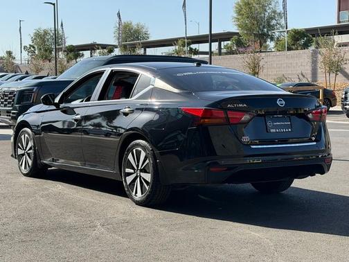Black 2021 Nissan Altima 2.5 SV