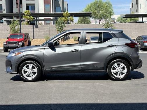 2025 Nissan Kicks S