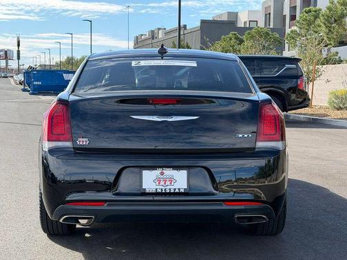 2018 Chrysler 300 Touring