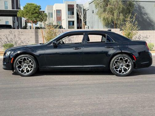 2018 Chrysler 300 Touring