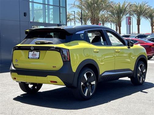 2025 Nissan Kicks SR