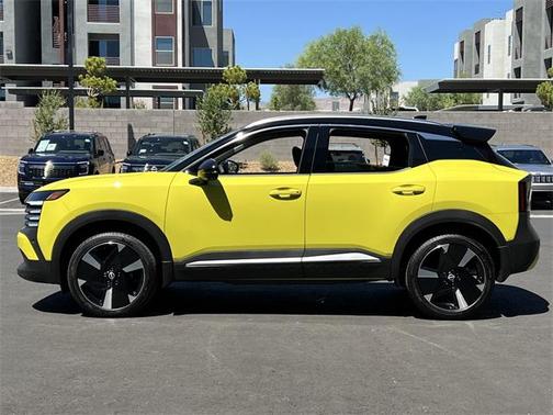 2025 Nissan Kicks SR