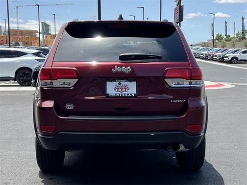 2021 Jeep Grand Cherokee Laredo