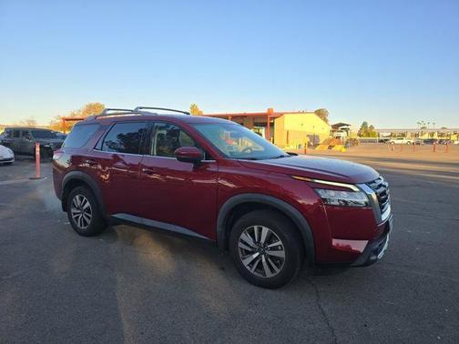 2023 Nissan Pathfinder SL FWD