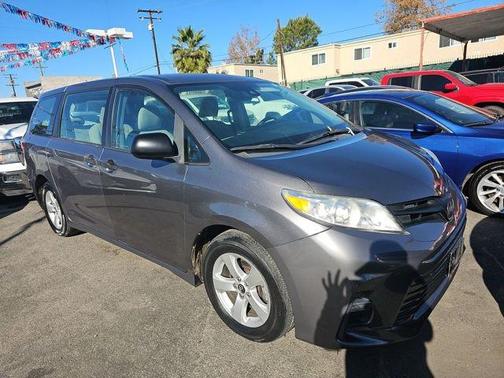 2018 Toyota Sienna SE