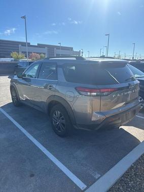2022 Nissan Pathfinder SV 4WD