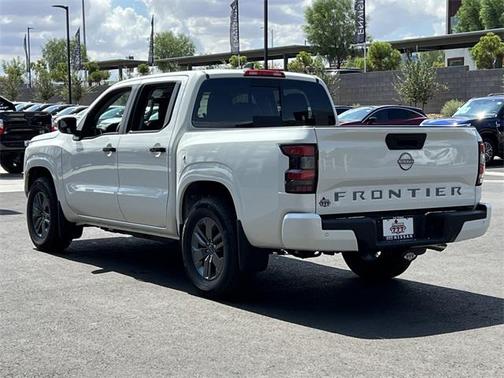 2025 Nissan Frontier SV