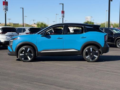 2t Ice Blk Roof 2025 Nissan Kicks SR