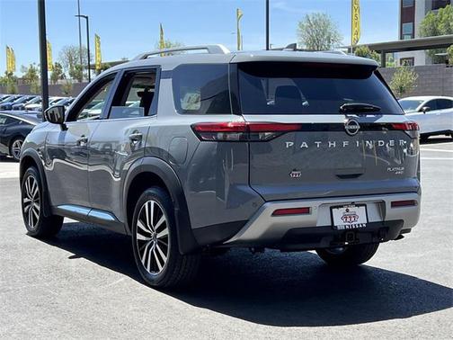 2025 Nissan Pathfinder Platinum 4WD
