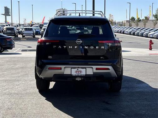 2025 Nissan Pathfinder SL FWD