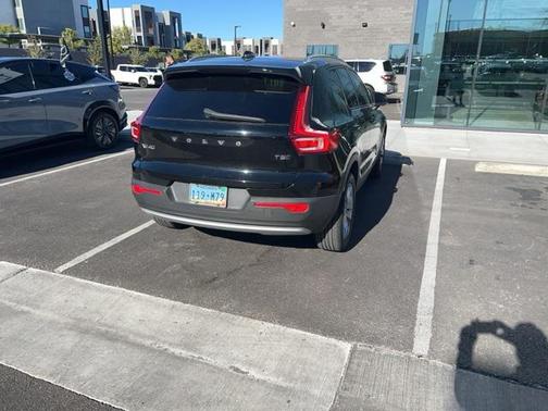 2020 Volvo XC40 T5 Momentum