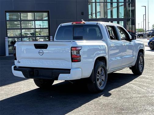 2025 Nissan Frontier SV