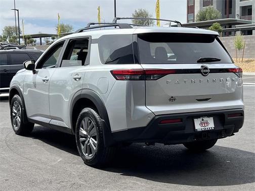 2025 Nissan Pathfinder SV FWD