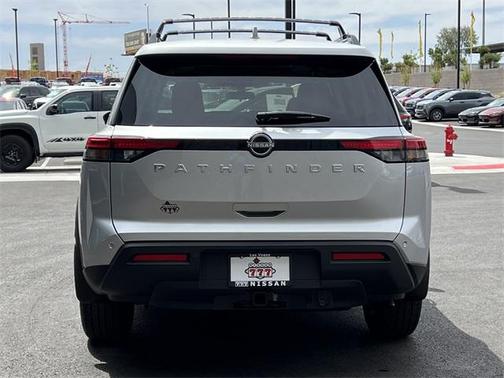 2025 Nissan Pathfinder SV FWD
