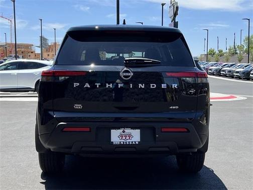 2025 Nissan Pathfinder S 4WD