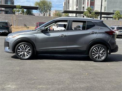 2022 Nissan Kicks SV